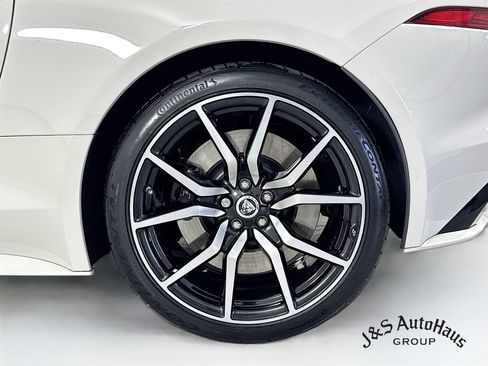 Used 2024 Jaguar F-TYPE R AWD/4WD image 40