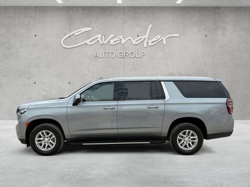 Used 2024 Chevrolet Suburban LT RWD image 13