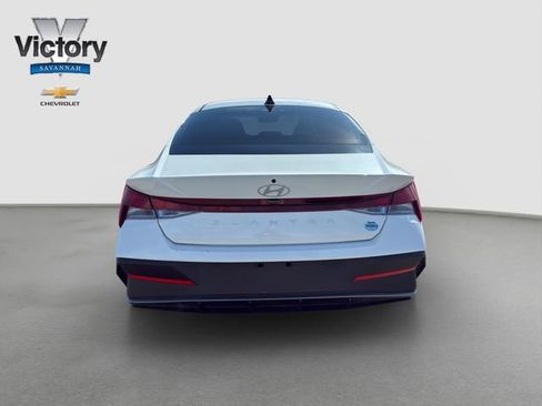 Used 2025 Hyundai Elantra SE w/ Cargo Package image 7