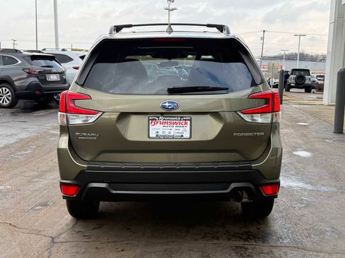 Certified 2023 Subaru Forester Premium image 5