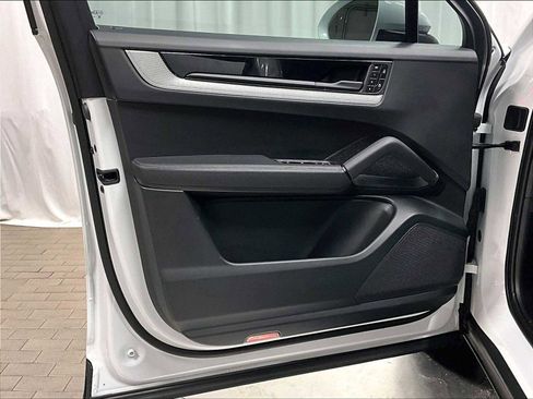 Used 2024 Porsche Cayenne S image 24