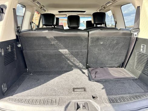 Used 2014 INFINITI QX80 4WD w/ Deluxe Touring Package image 28