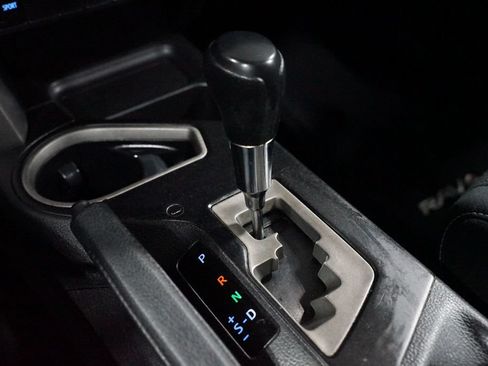 Used 2018 Toyota RAV4 XLE FWD image 22