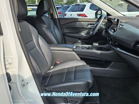 Used 2022 Nissan Rogue SL w/ SL Premium Package image 12