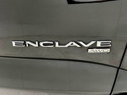 Used 2018 Buick Enclave Essence image 39