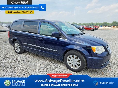 Used 2014 Chrysler Town & Country Touring FWD image 5