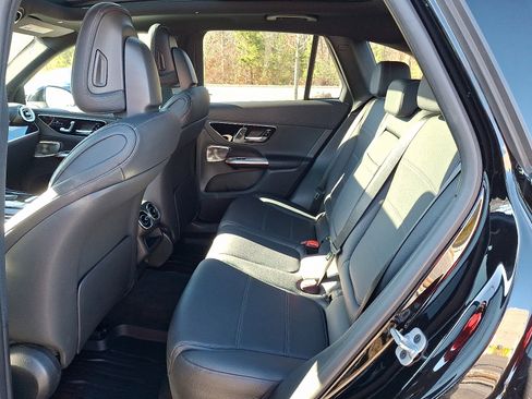 Used 2023 Mercedes-Benz GLC 300 4MATIC image 10