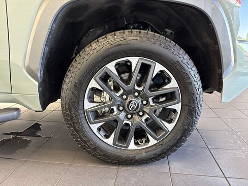 Used 2025 Toyota Tundra Limited AWD/4WD image 51