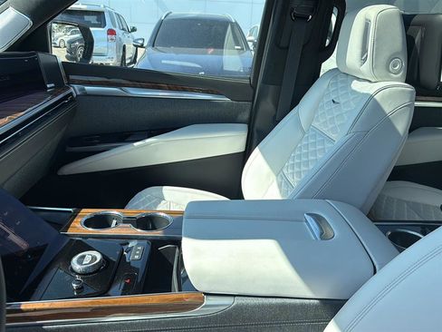 Used 2026 Cadillac Escalade Platinum Sport image 14
