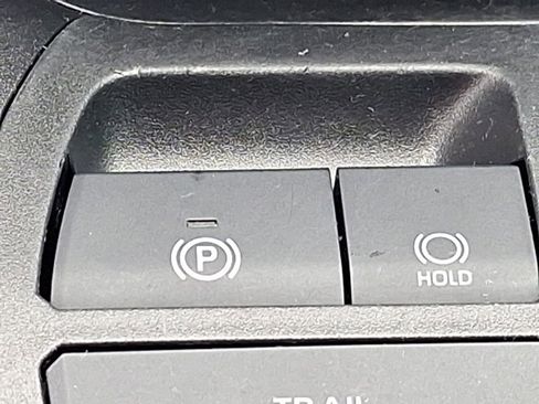 Used 2021 Toyota RAV4 XLE image 32