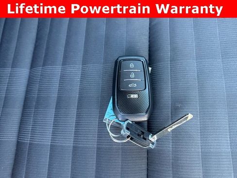 Used 2025 Ford Explorer ST-Line w/ ST-Line Street Pack image 9