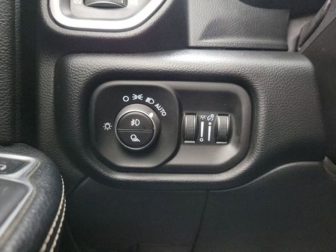 Used 2019 RAM 3500 Laramie image 12