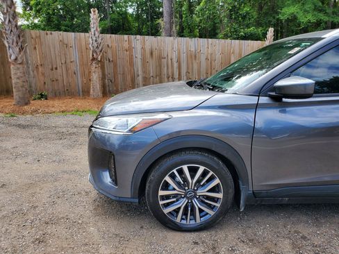 Used 2024 Nissan Kicks SV FWD image 10
