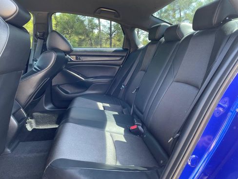 Used 2018 Honda Accord Sport image 10