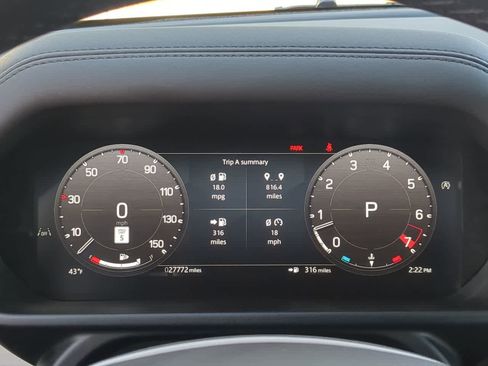 Used 2025 Land Rover Defender 110 S image 35