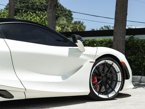 Used 2018 McLaren 720S Performance RWD image 13