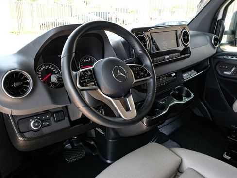 Used 2020 Mercedes-Benz Sprinter 3500 image 10