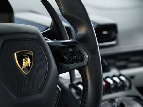 Used 2016 Lamborghini Huracan LP 610-4 image 40
