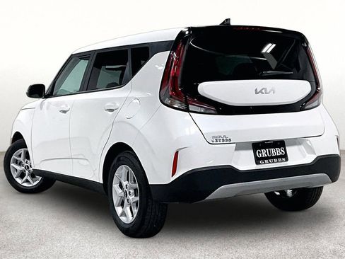 Used 2025 Kia Soul LX FWD image 15