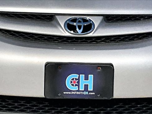 Used 2010 Toyota Sienna XLE w/ Towing Prep Pkg FWD image 12