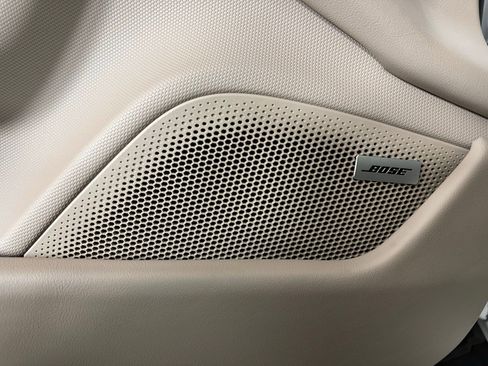 Used 2023 Porsche Taycan 4S image 36