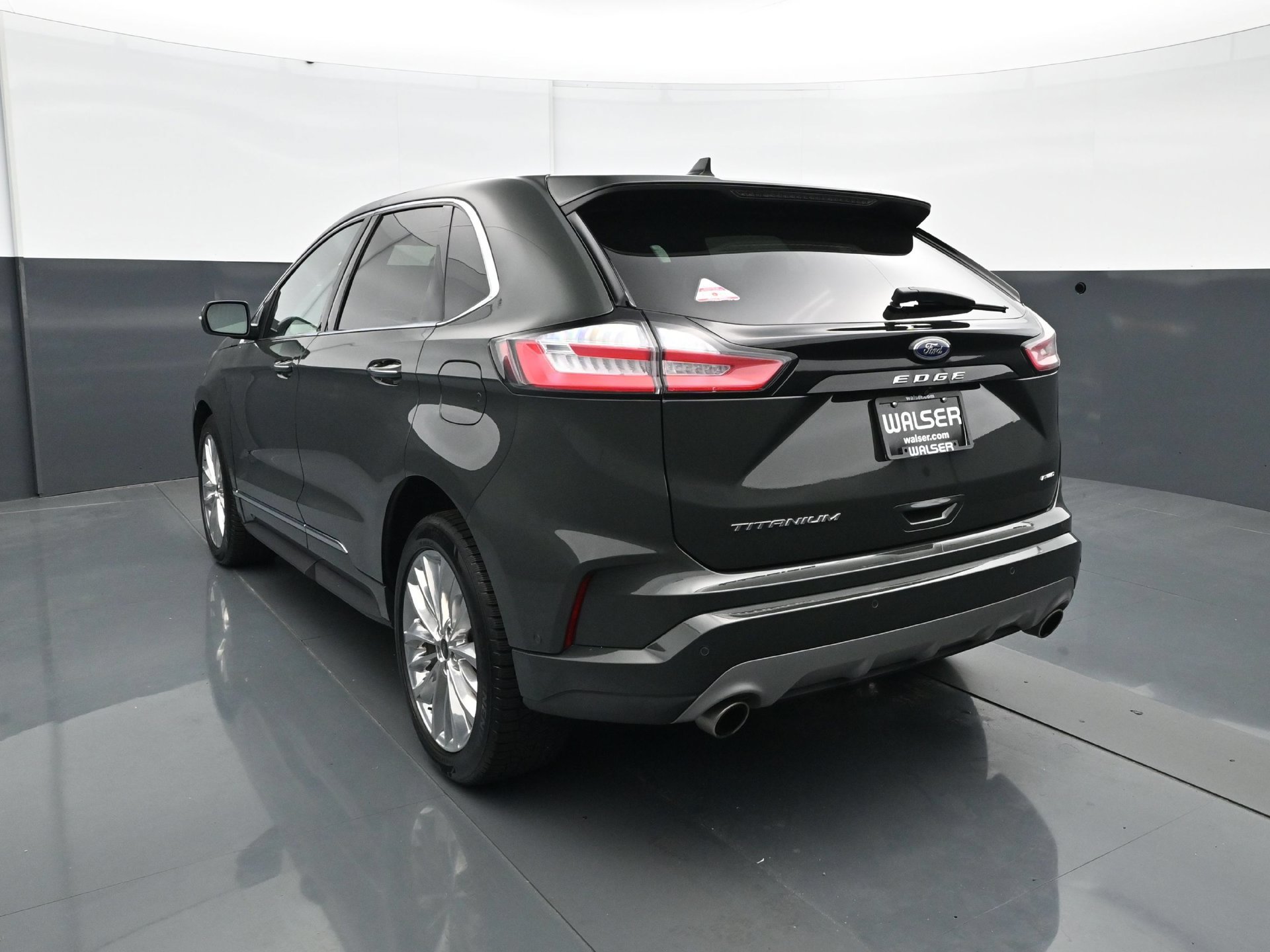 Used 2022 Ford Edge Titanium w/ Equipment Group 301A AWD/4WD image 5