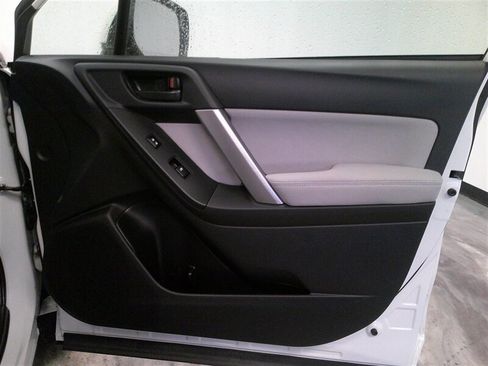 Used 2015 Subaru Forester 2.5i Premium w/ All-Weather Package image 29