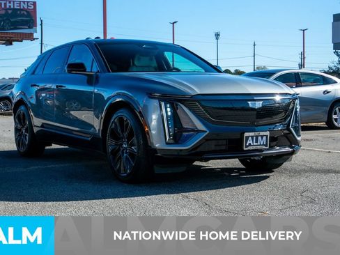 Used 2024 Cadillac Lyriq Sport image 5