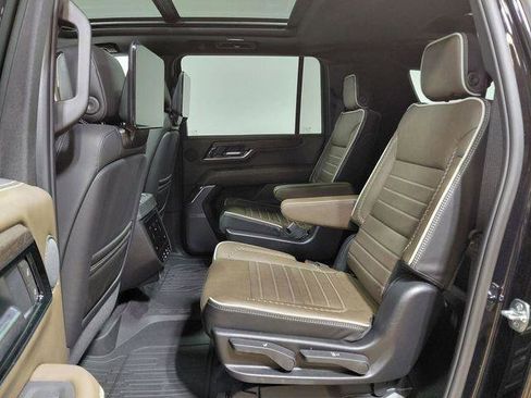 Used 2026 GMC Yukon XL Denali Ultimate w/ LPO, Get Active Package AWD/4WD image 49