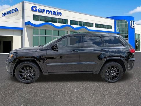 Used 2021 Jeep Grand Cherokee Laredo X image 8