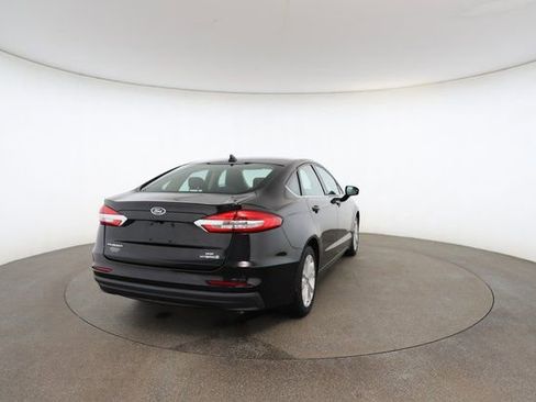 Used 2019 Ford Fusion SE image 16