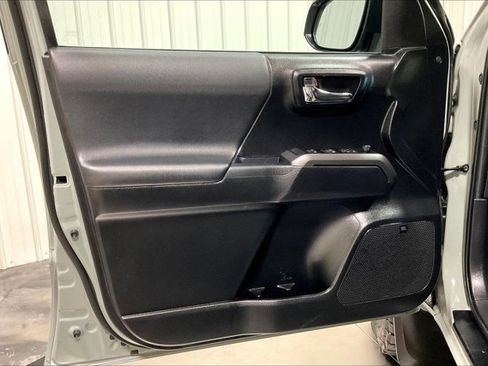 Certified 2022 Toyota Tacoma 4x4 Double Cab image 23