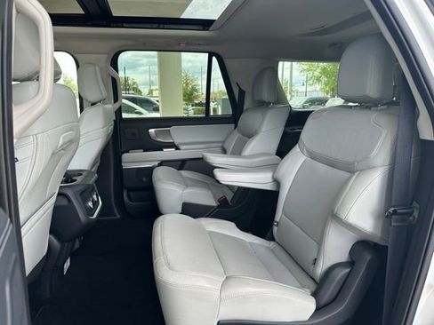 Certified 2025 Ford Expedition Max Platinum w/ Driver's Package AWD/4WD image 16
