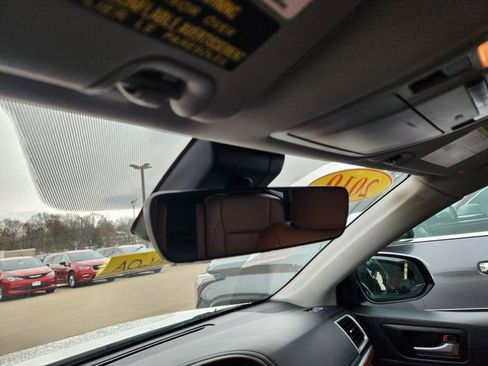 Used 2019 Toyota Highlander Limited image 14