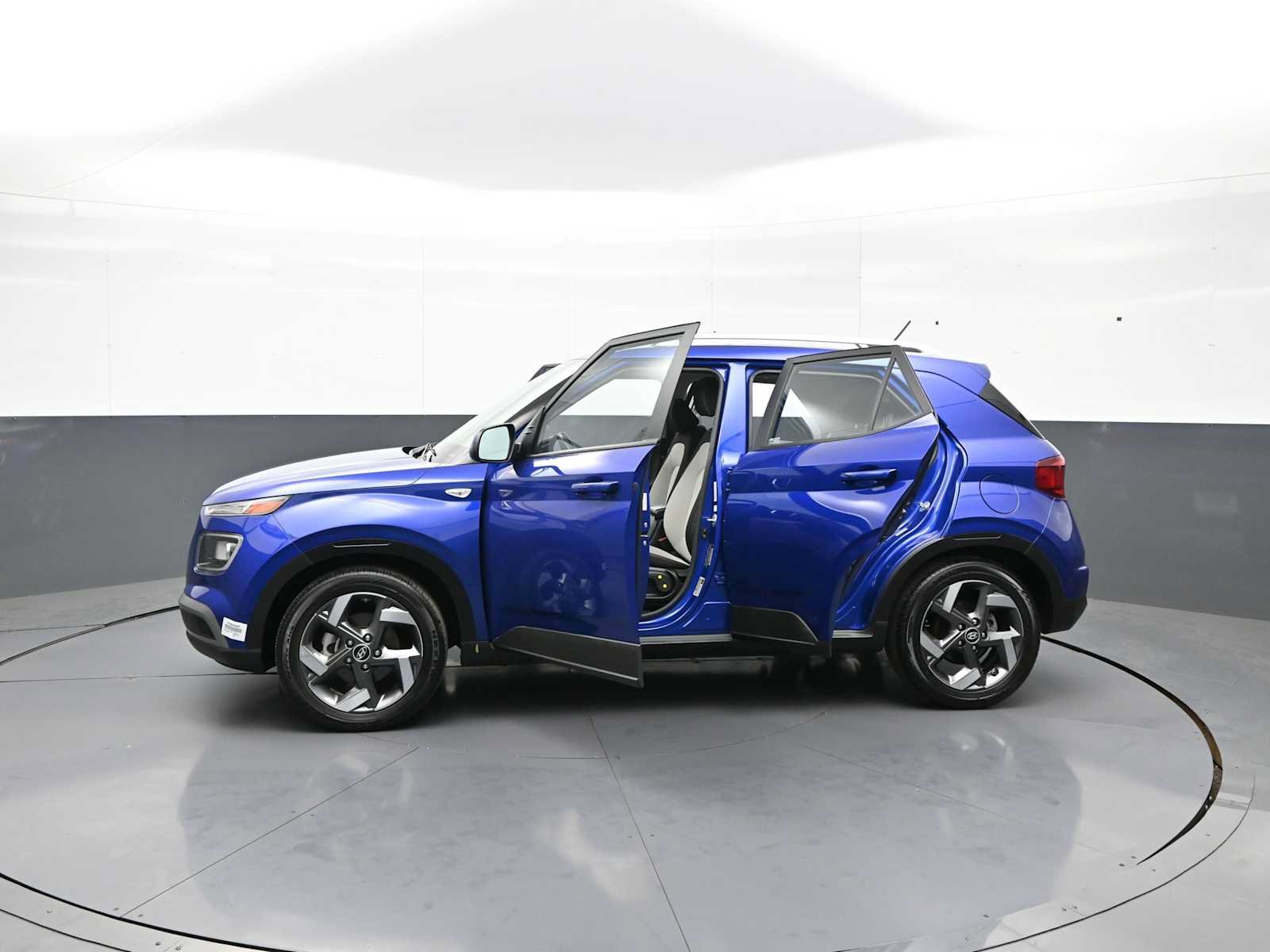 Certified 2023 Hyundai Venue SEL w/ Cargo Package FWD image 41