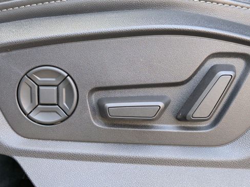 Certified 2022 Audi Q8 Premium Plus w/ Premium Plus Package image 32