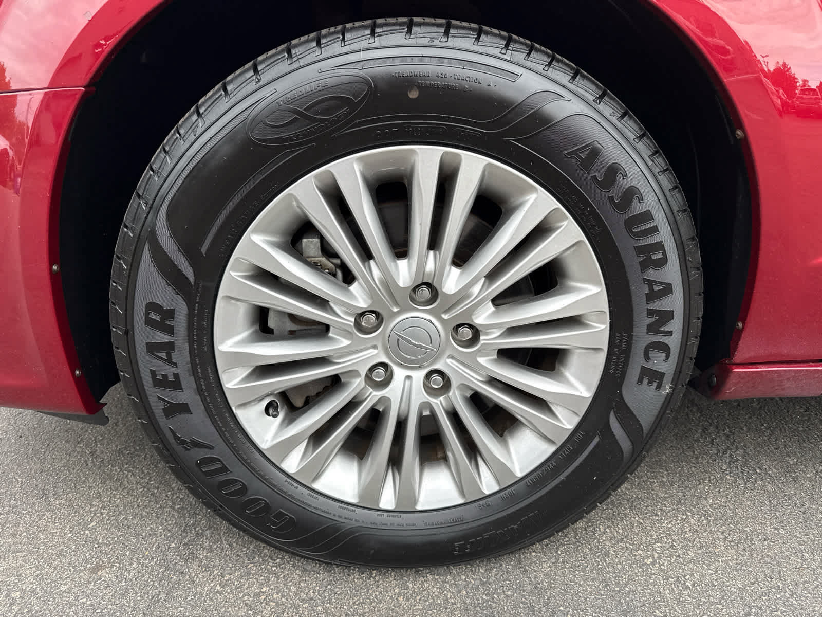 Used 2015 Chrysler Town & Country Touring-L w/ Driver Convenience Group FWD image 9