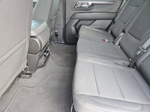 Used 2025 Chevrolet Tahoe LS RWD image 32
