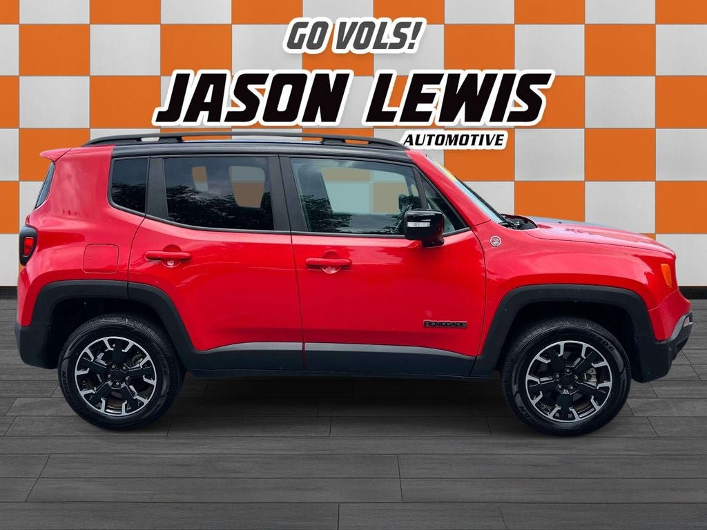 Used 2023 Jeep Renegade Trailhawk AWD/4WD image 2