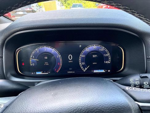 Used 2024 Jeep Wagoneer Series II w/ Flexible Seating Group AWD/4WD image 16
