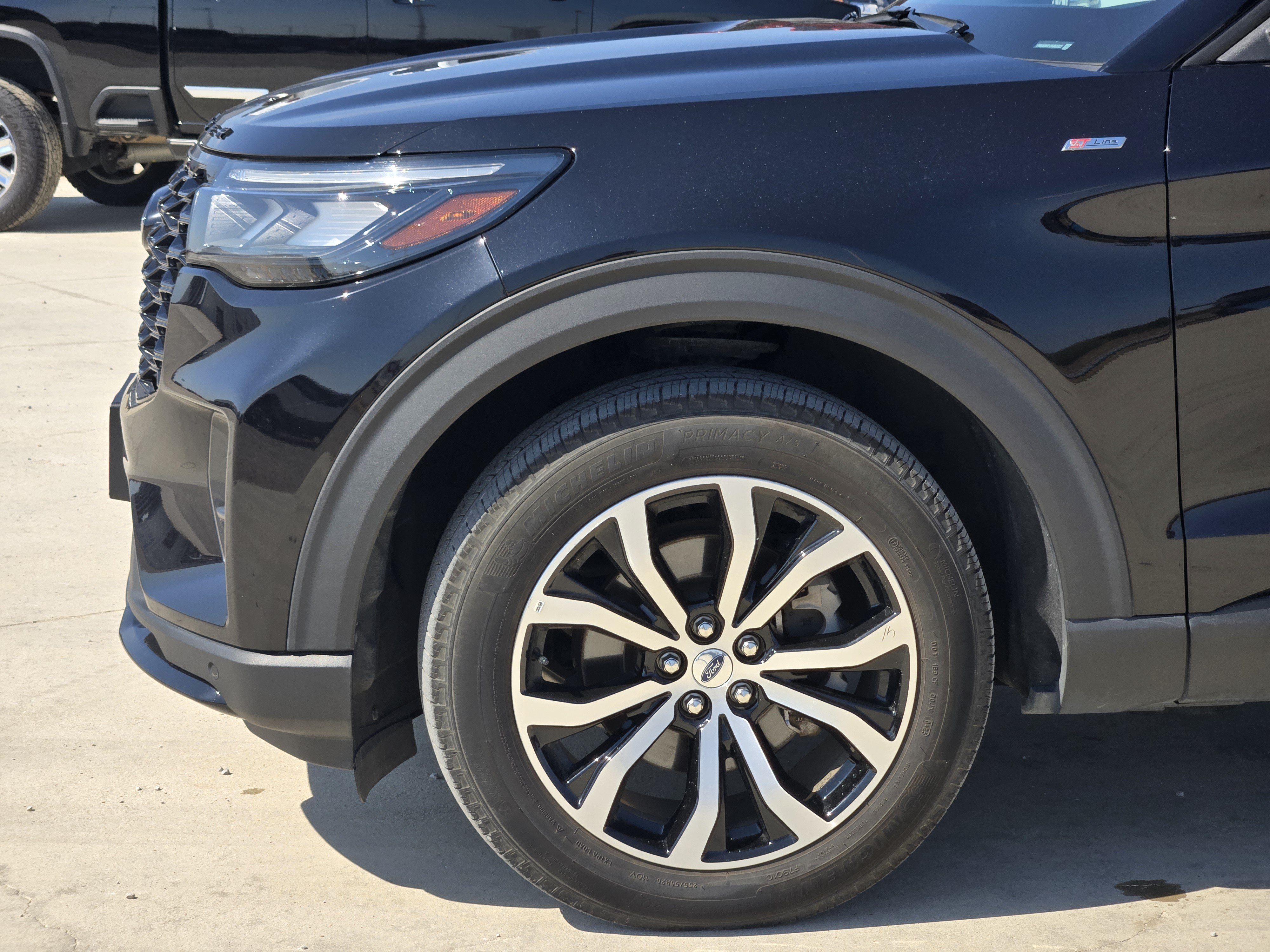 Used 2025 Ford Explorer ST-Line AWD/4WD image 7
