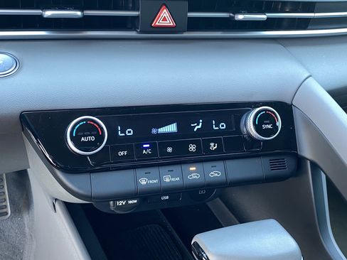 Certified 2025 Hyundai Elantra Sport image 23