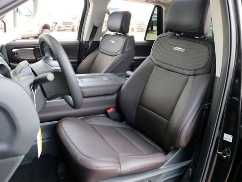 New 2025 Ford Expedition Platinum w/ Platinum Ultimate Package image 18