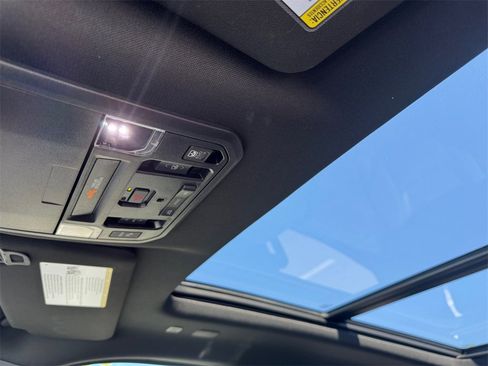 Used 2023 Toyota Tundra Platinum image 19