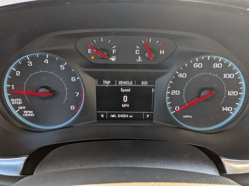 Used 2022 Chevrolet Traverse LT FWD image 12