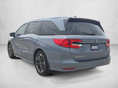 Used 2024 Honda Odyssey Elite image 3