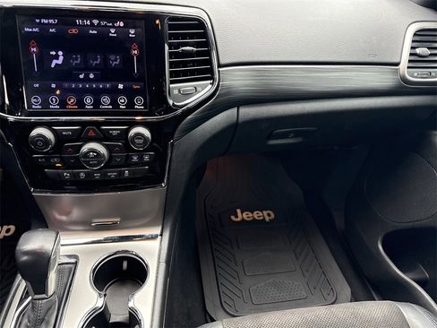 Used 2019 Jeep Grand Cherokee Altitude image 16