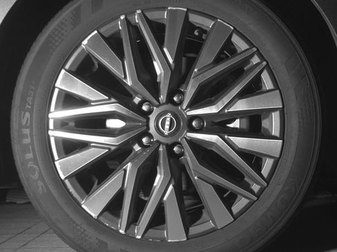 Used 2025 Nissan Altima 2.5 SV image 13