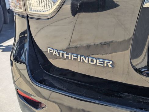 Used 2014 Nissan Pathfinder S FWD image 5
