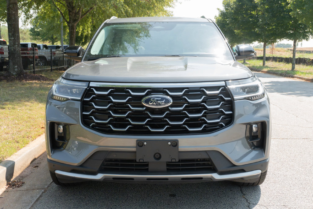 Used 2025 Ford Explorer Platinum w/ Ultimate Package AWD/4WD image 3